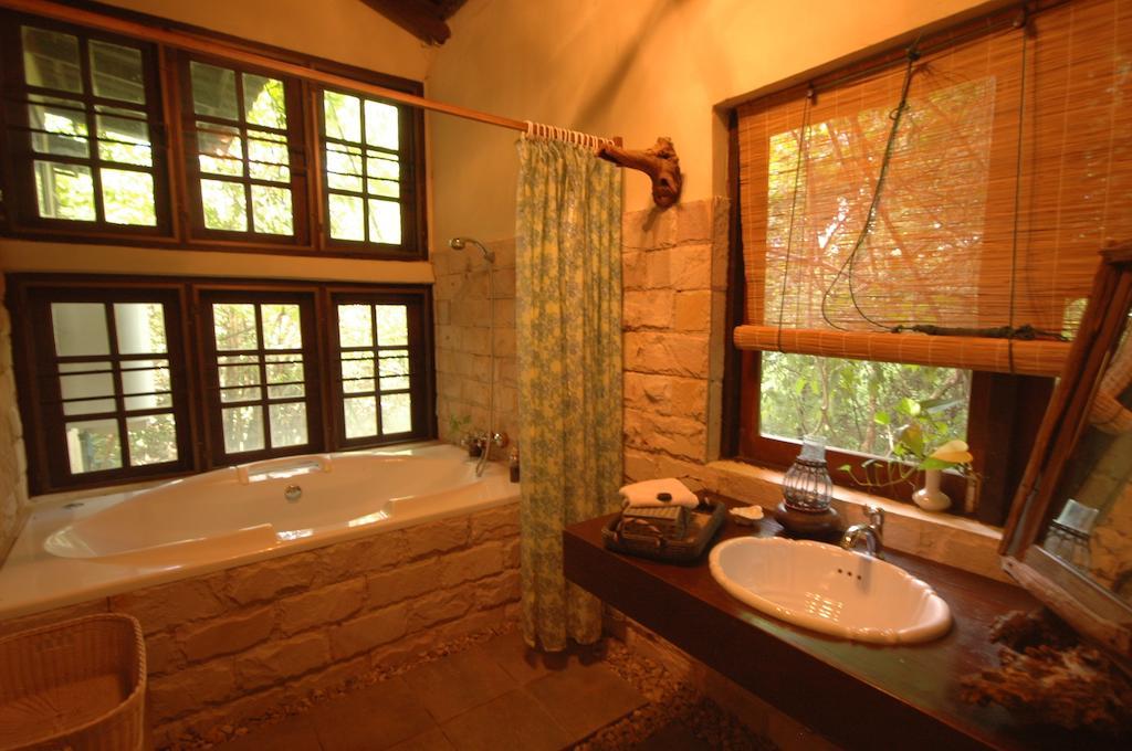Momchailai Forest Retreat Kanchanaburi Dış mekan fotoğraf